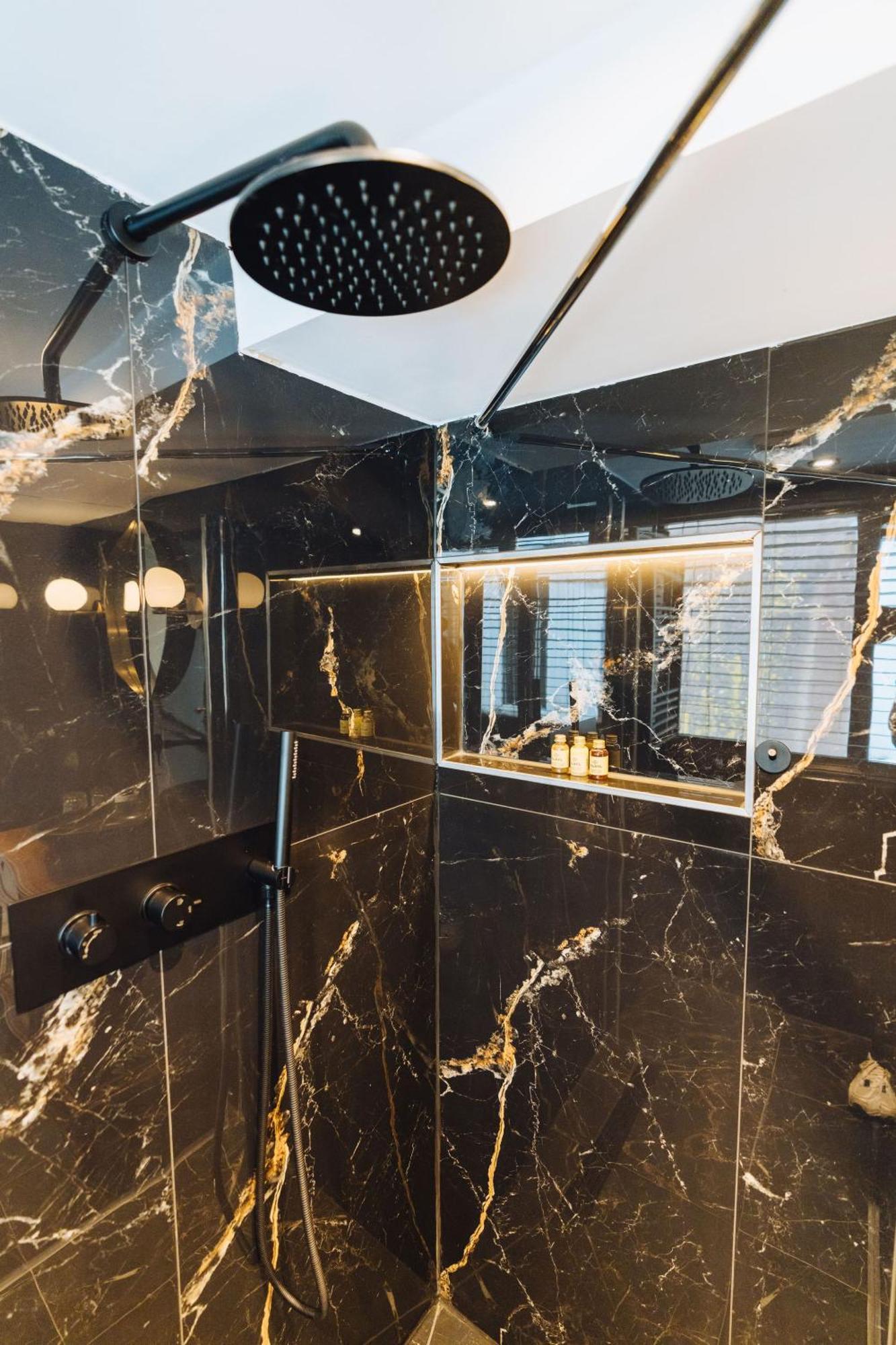 Lok Historics Luxury Art-Inspired Loft In Historic City Centre! Haarlem Exteriör bild